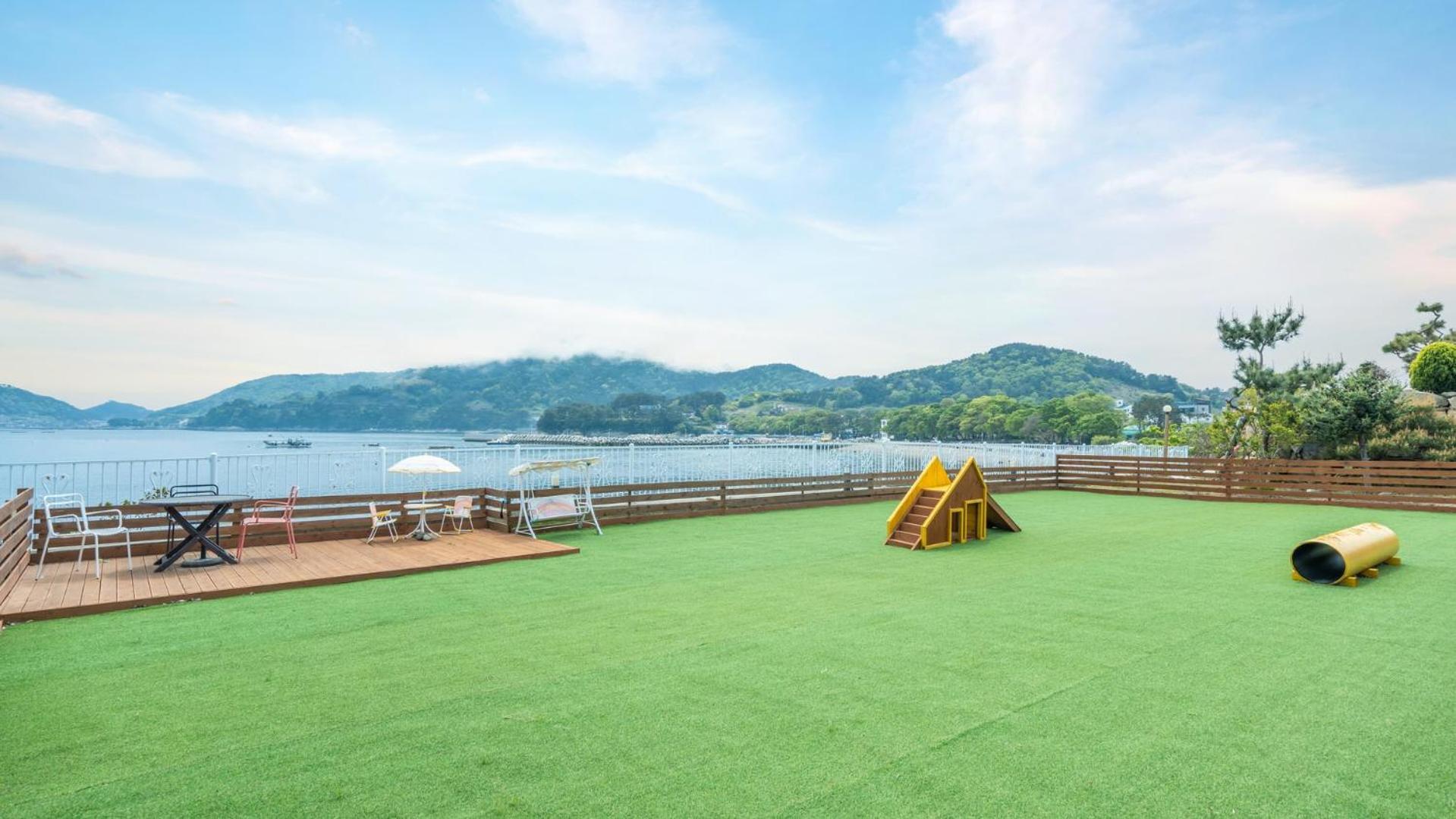 Namhae Sea Stay N Pet Pension Exterior foto